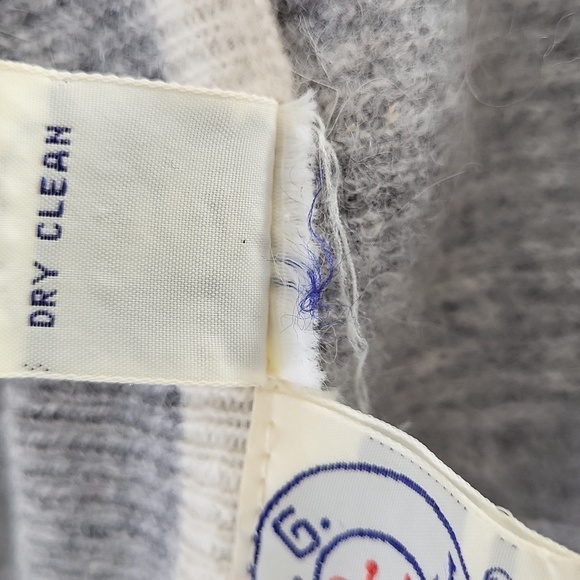 J.G. Hook Vintage Gray Lambswool  Cardigan - Picture 10 of 11